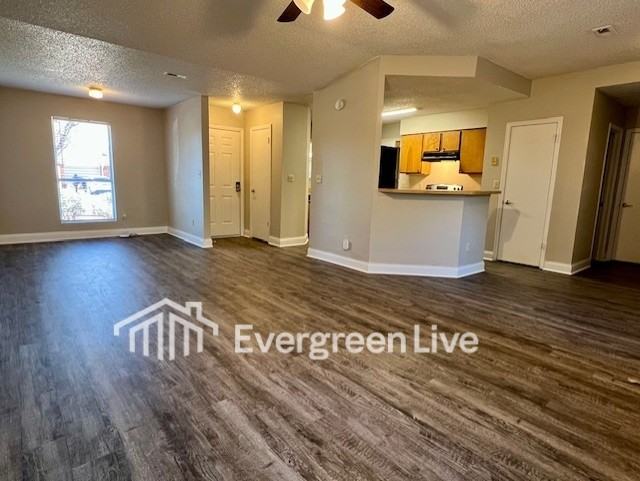 105 Pembroke Ct - Photo 4 of 18