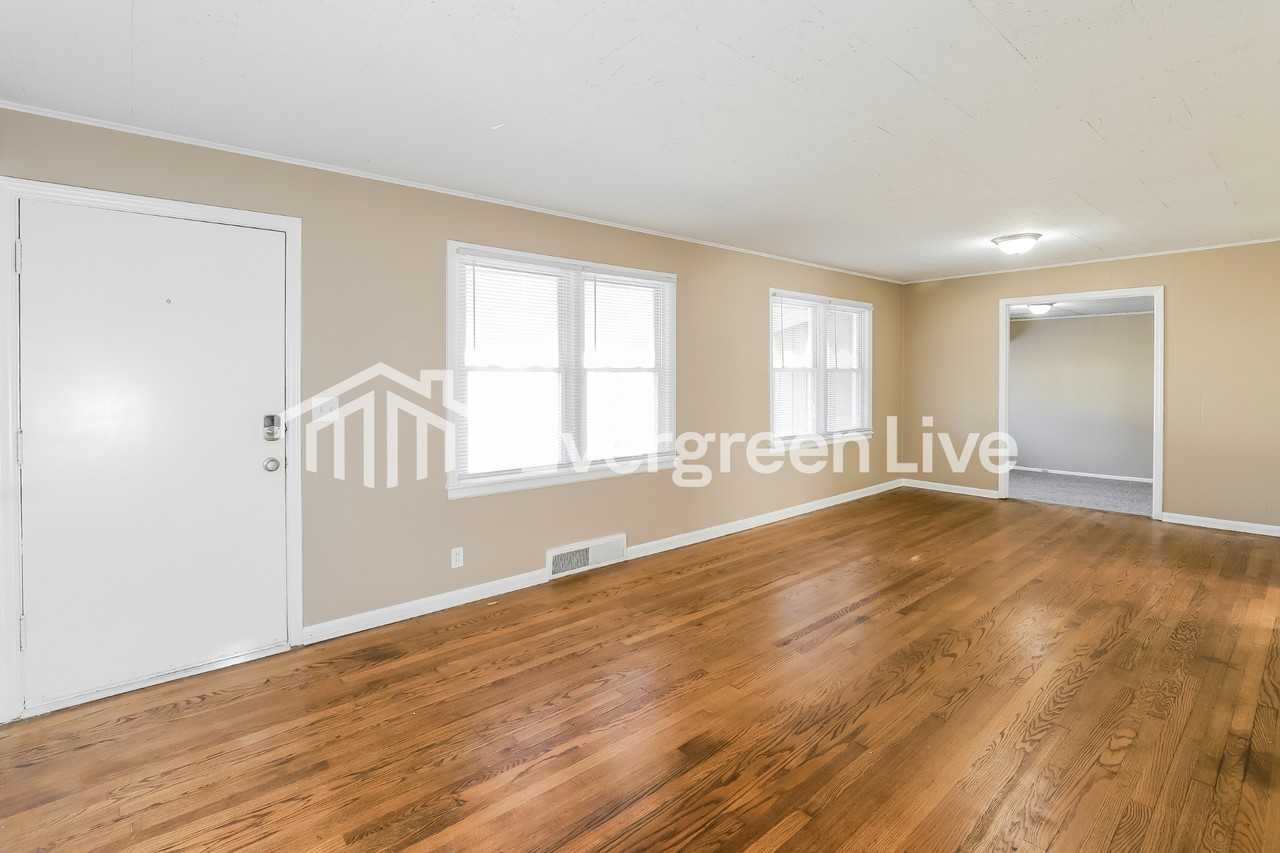 6701 Fairway Dr - Photo 2 of 15