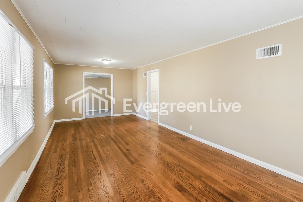 6701 Fairway Dr - Photo 3 of 15