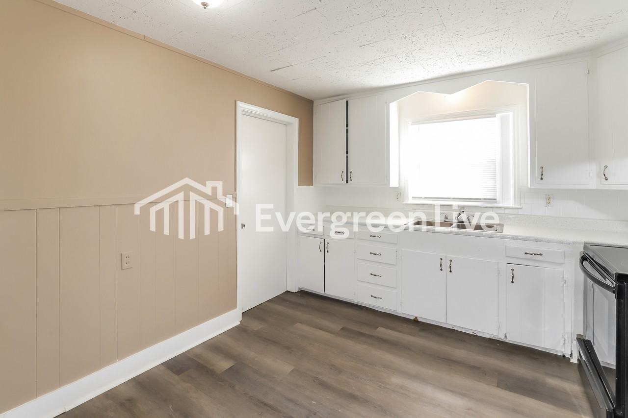 6701 Fairway Dr - Photo 5 of 15