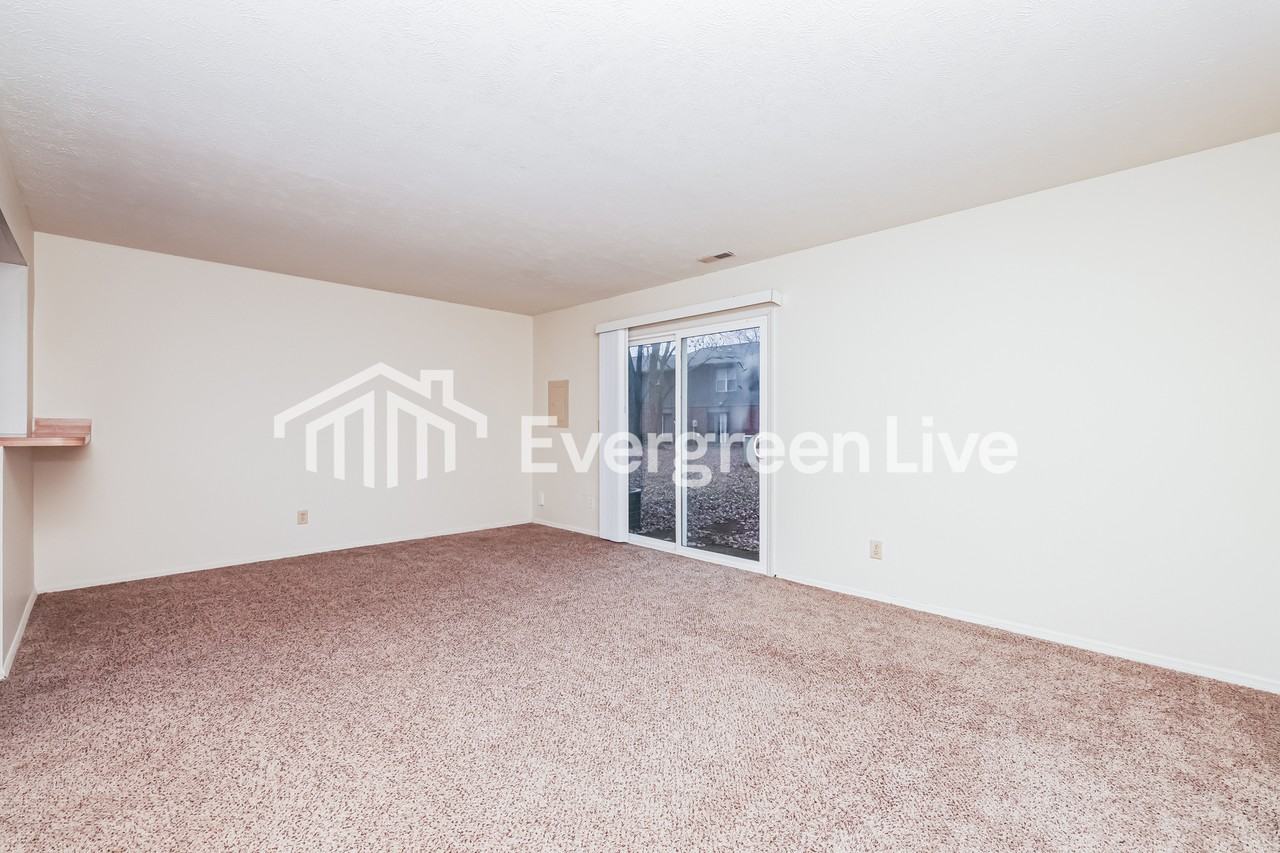 2423 Cross Village Dr - Photo 3 of 16