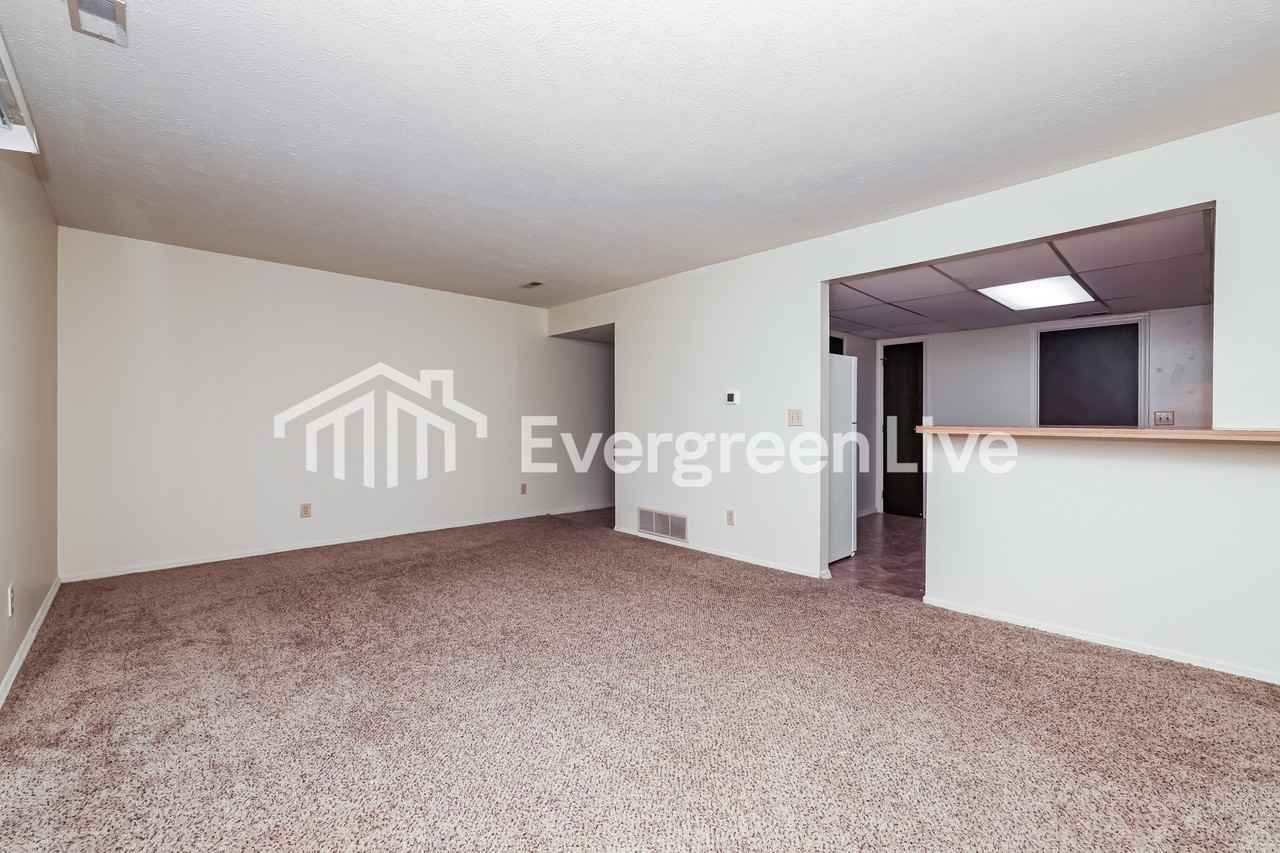 2423 Cross Village Dr - Photo 4 of 16