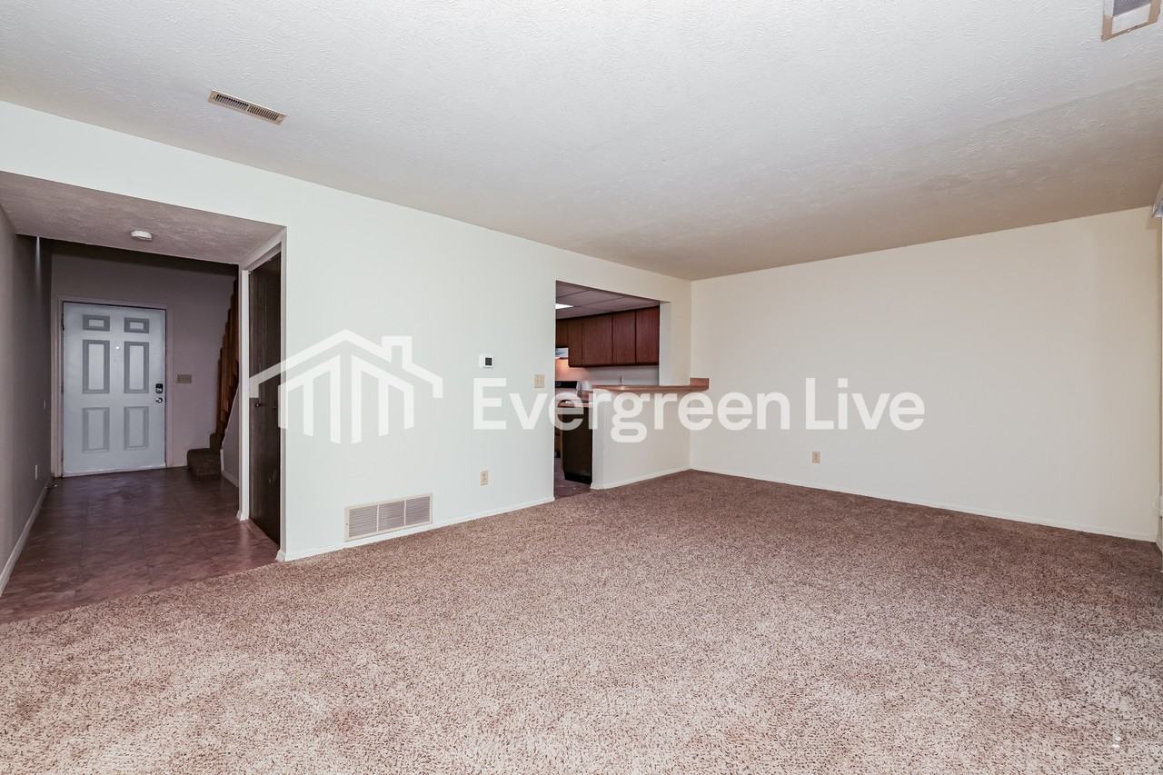 2423 Cross Village Dr - Photo 5 of 16