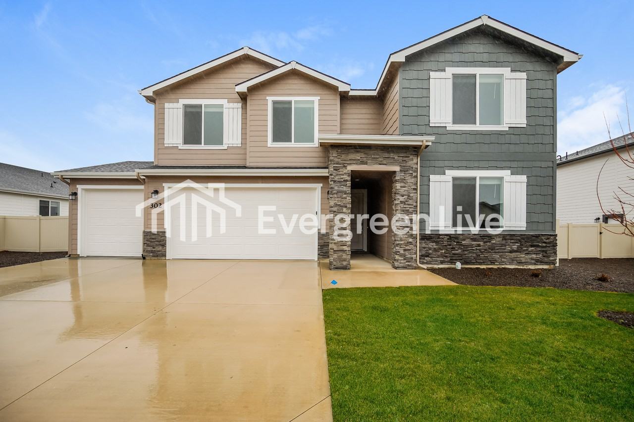 302 Ravello St - Photo 2 of 16