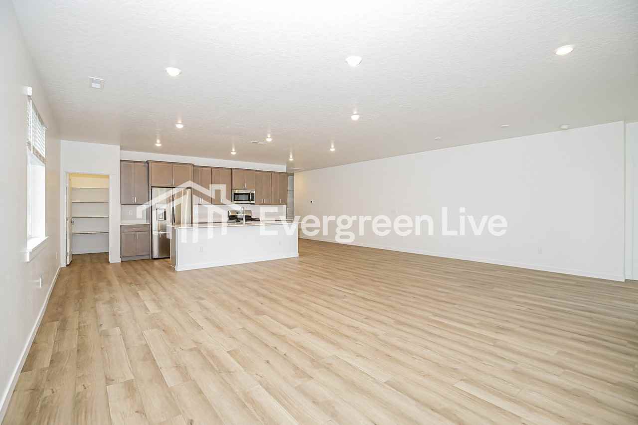 301 Ravello St - Photo 3 of 16