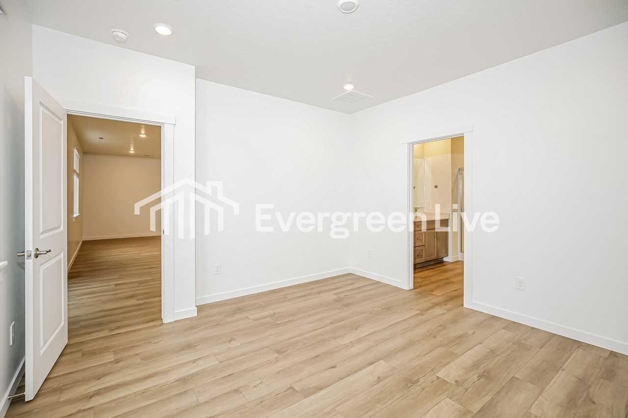 301 Ravello St - Photo 7 of 16