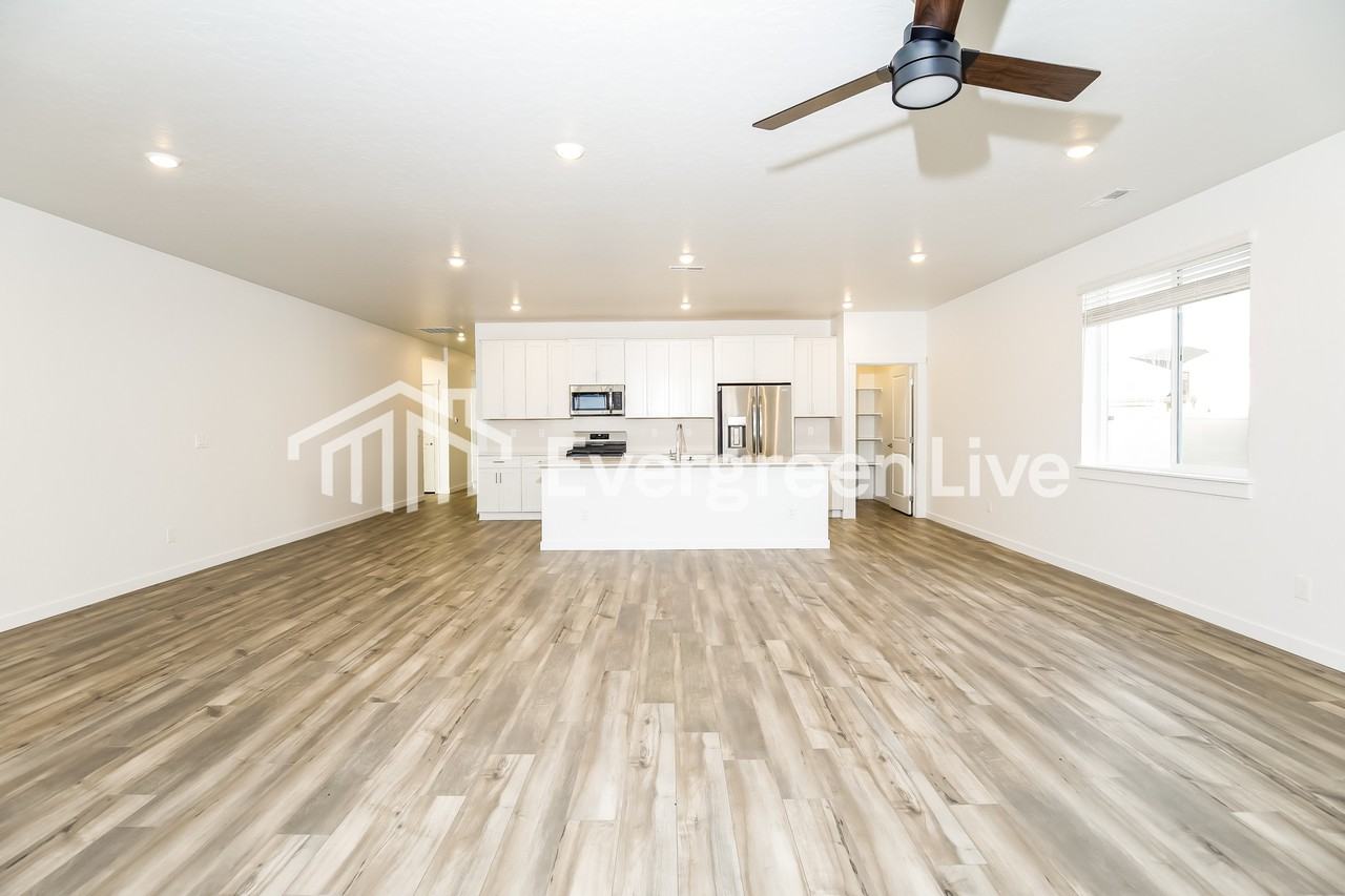 308 Ravello St - Photo 3 of 16