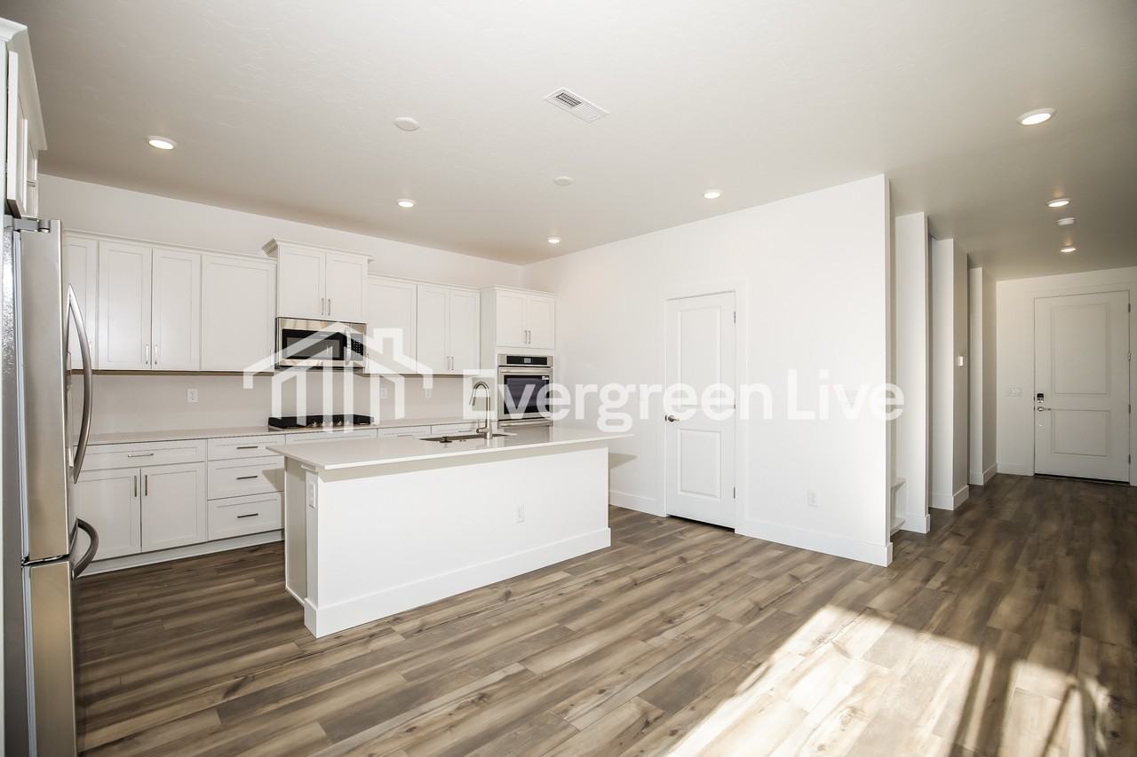 14359 Ripples Dr - Photo 4 of 16