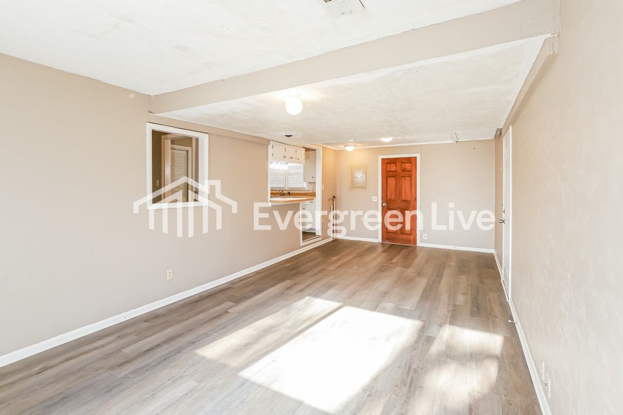 10008 E 78th Ter - Photo 2 of 15