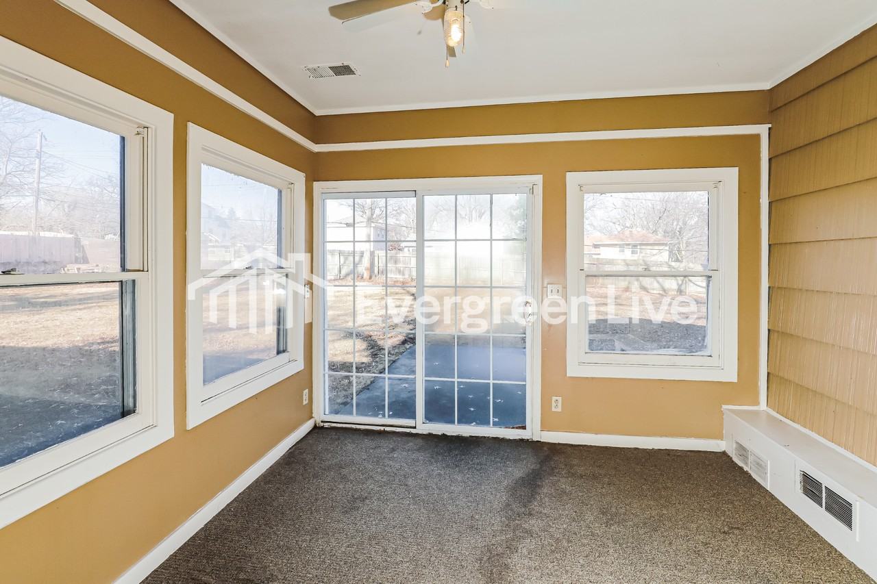 10008 E 78th Ter - Photo 6 of 15