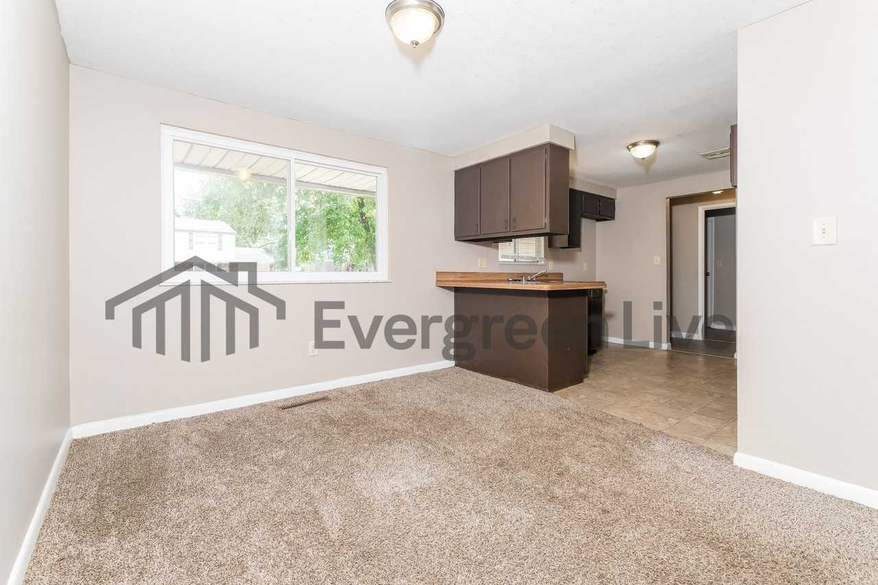 3697 Panama Dr - Photo 4 of 10