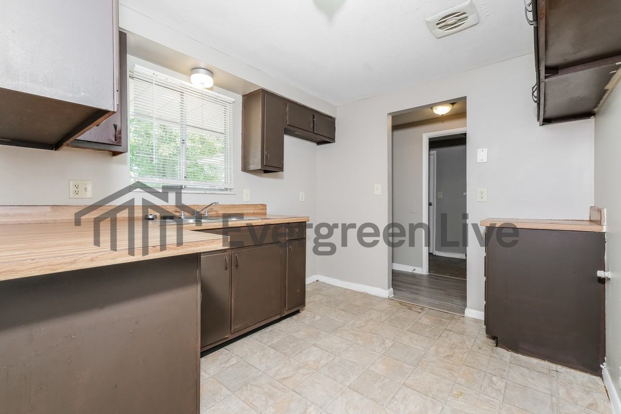 3697 Panama Dr - Photo 5 of 10