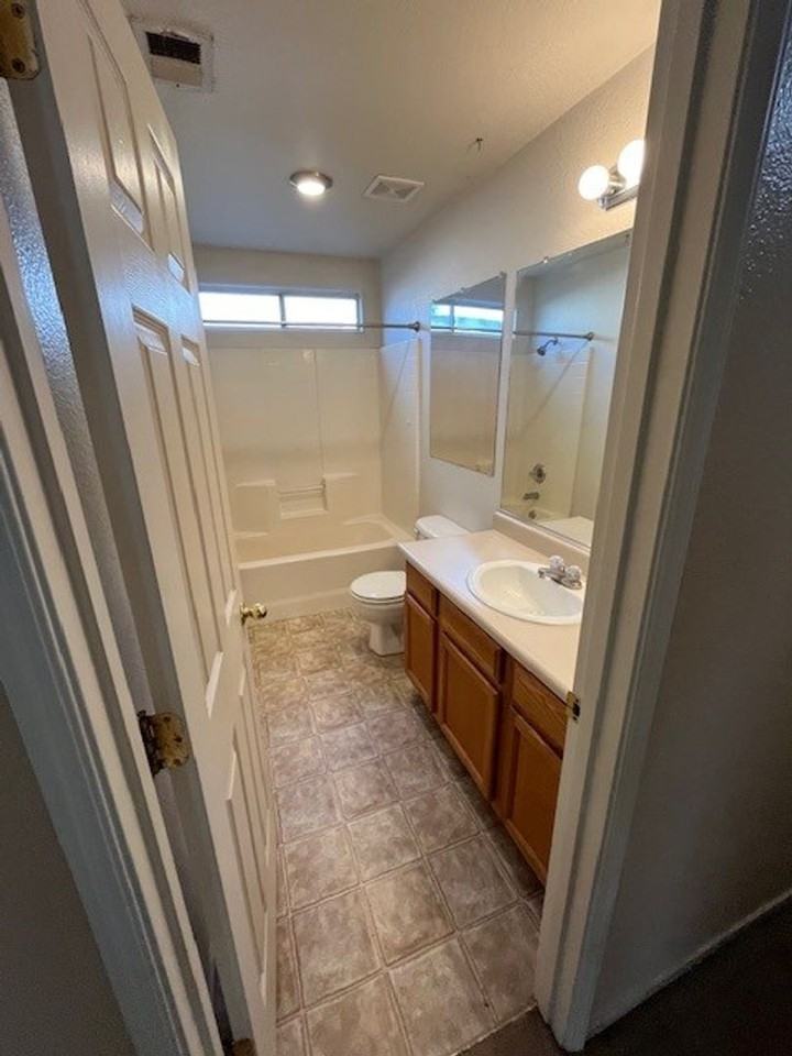 1938 E Country Ave - Photo 6 of 9