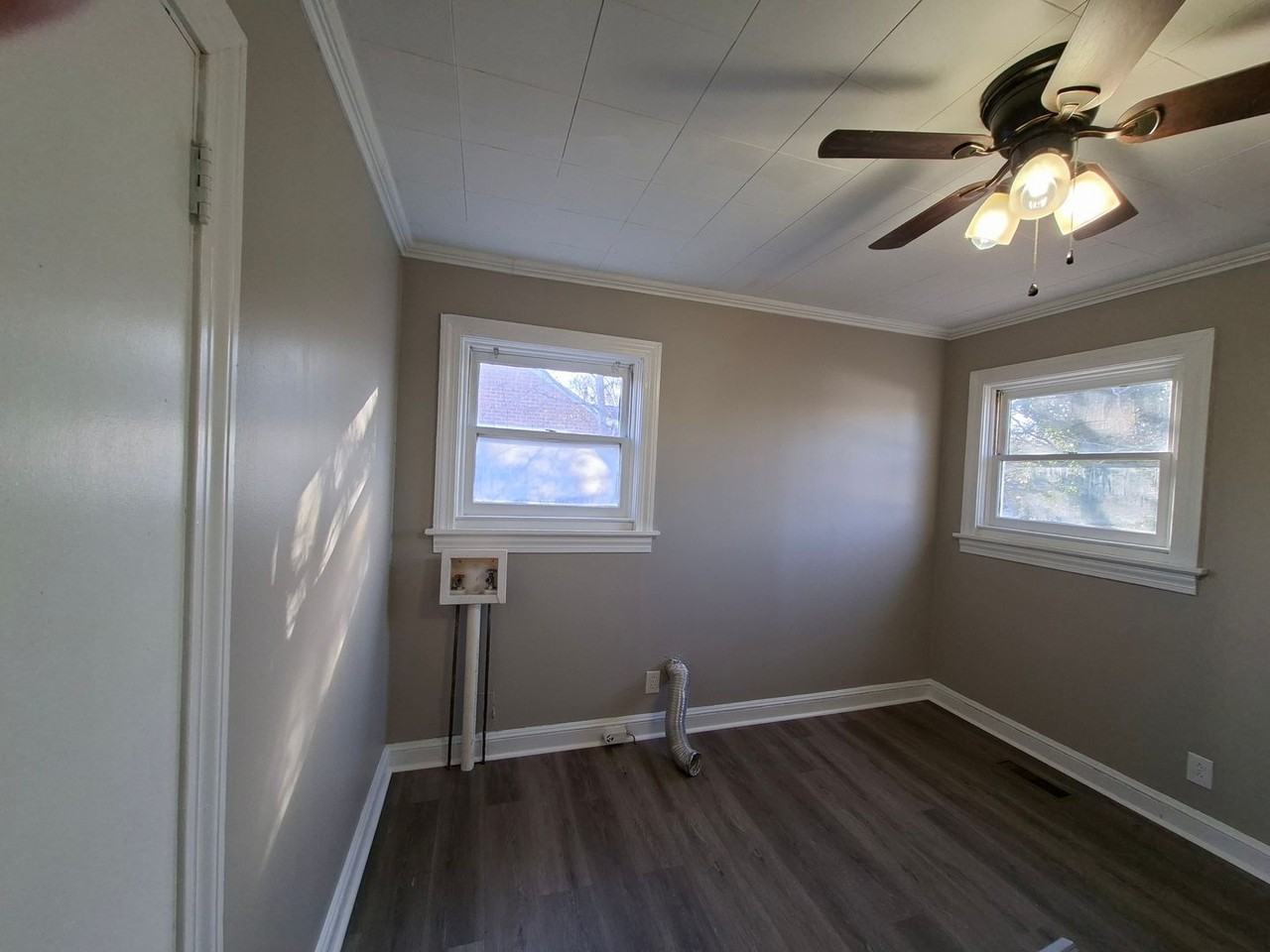 808 Highland St - Photo 7 of 9