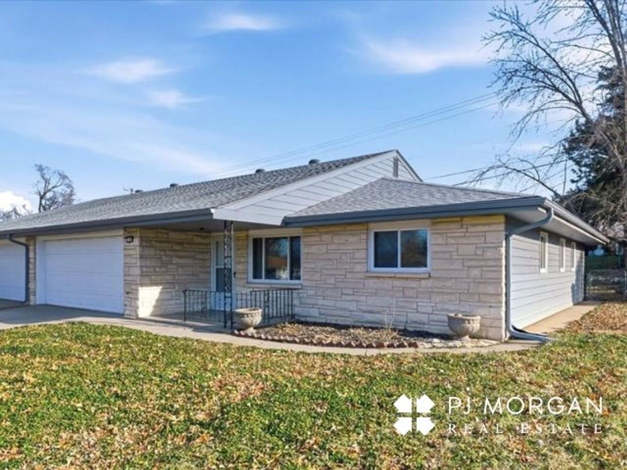 3105 S 108th St - Photo 2 of 29