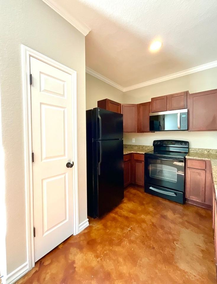 6404 Attucks Ln - Photo 7 of 28