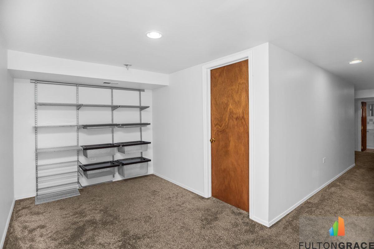 2744 W Warren Blvd - Photo 6 of 16