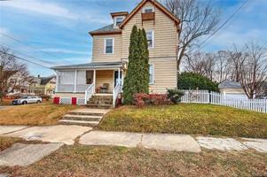 featured image of 130 Norwood Ave ##2