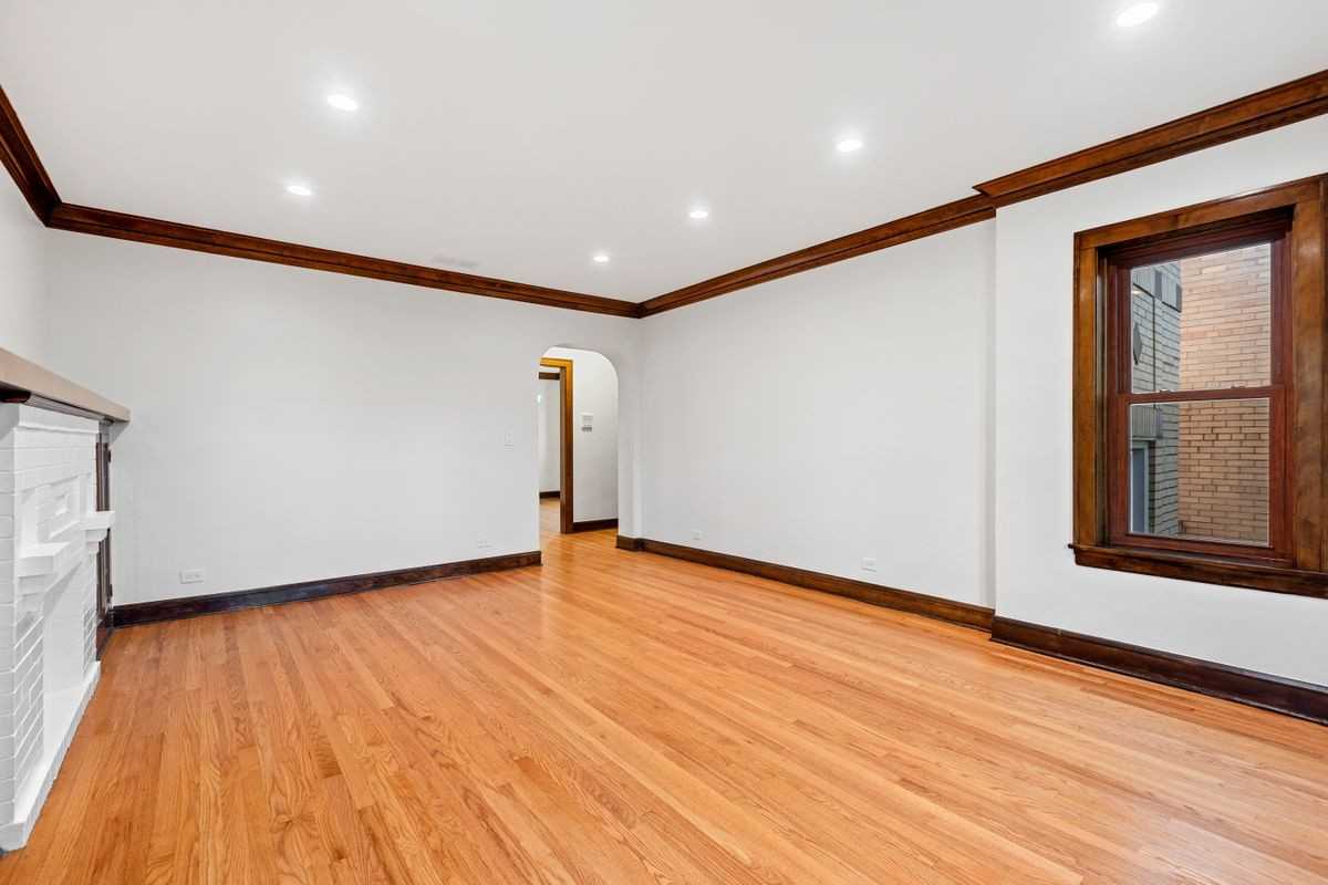 5851 N Virginia Ave - Photo 3 of 12