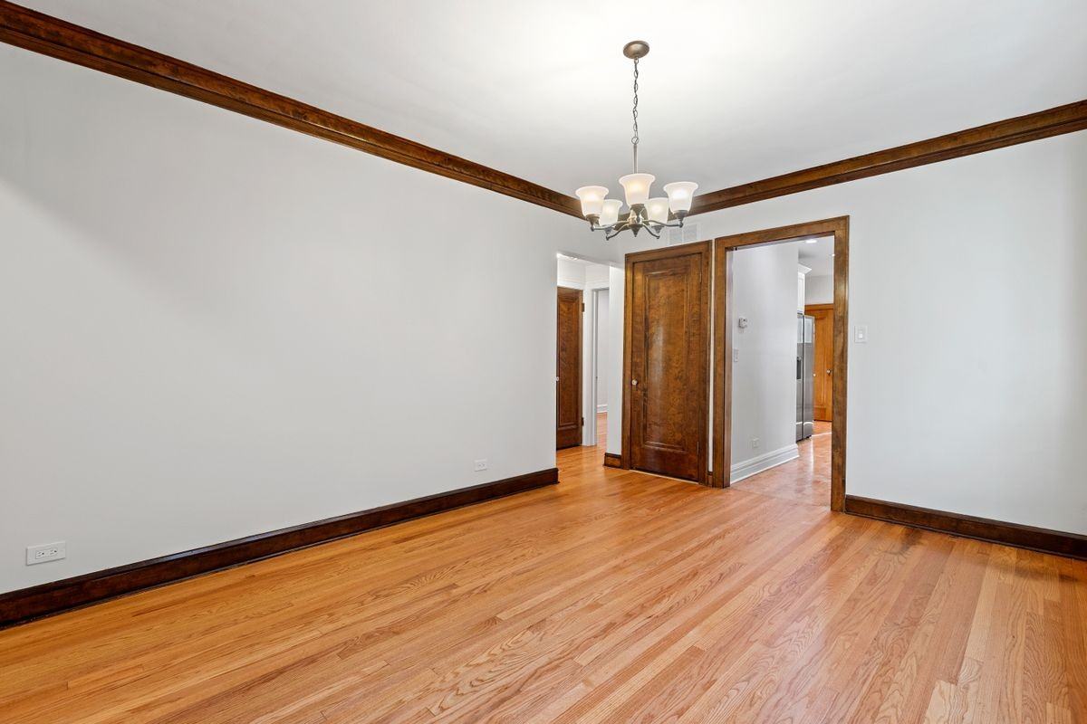 5851 N Virginia Ave - Photo 6 of 12