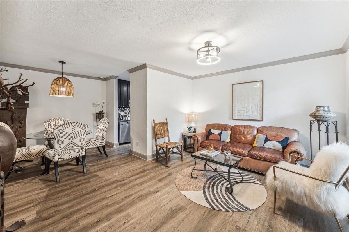 1880 White Oak Dr ##129 - Photo 2 of 4