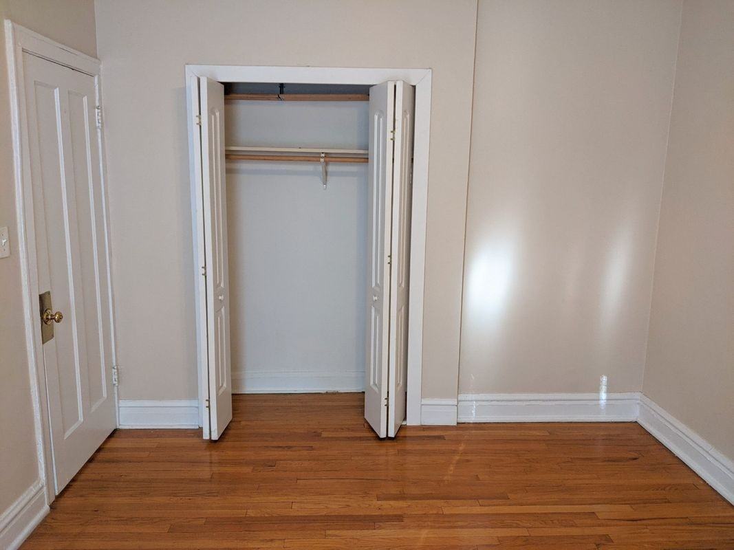 908 Reba Pl - Photo 6 of 11