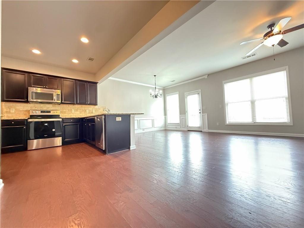 1044 Haley Woods Ln - Photo 4 of 28