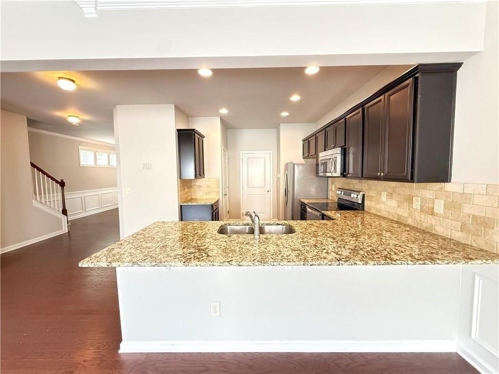 1044 Haley Woods Ln - Photo 6 of 28