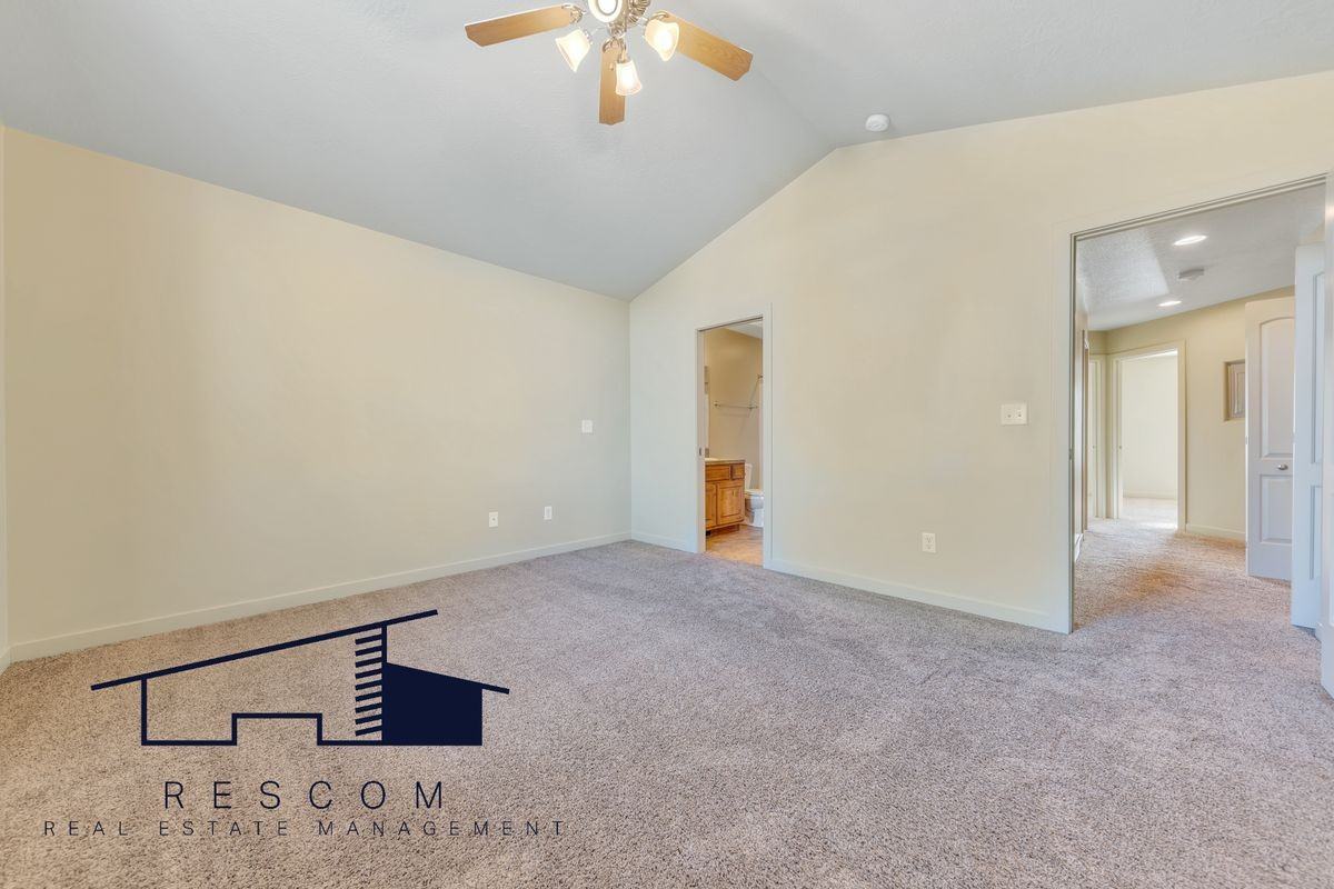 2042 Evans Cove Loop - Photo 5 of 17