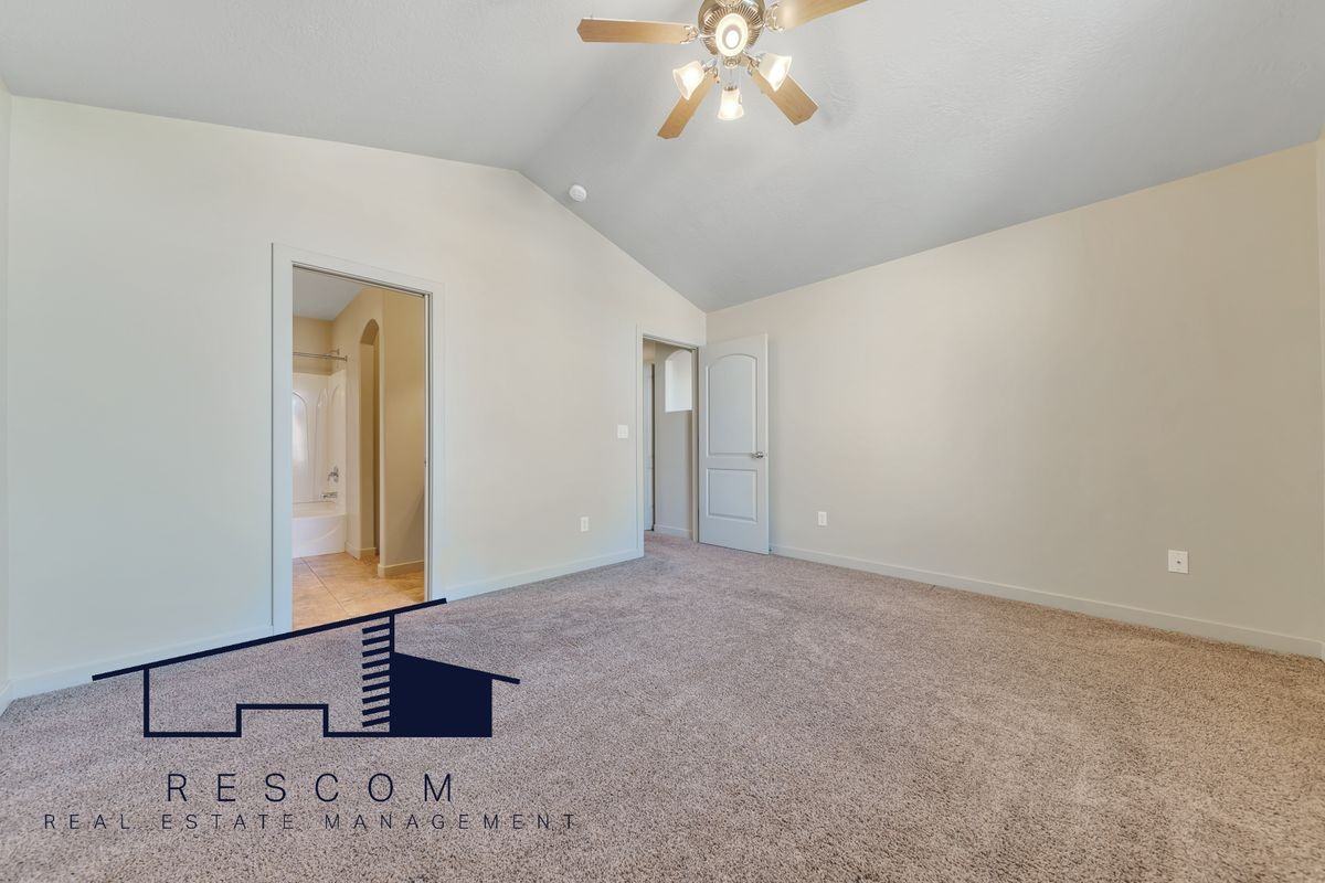 2042 Evans Cove Loop - Photo 6 of 17