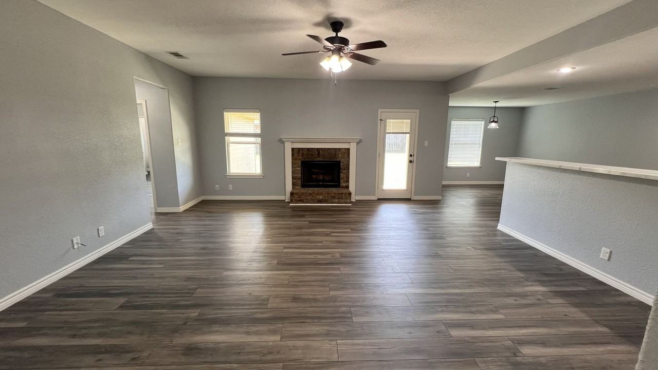 7205 American West Dr - Photo 3 of 16