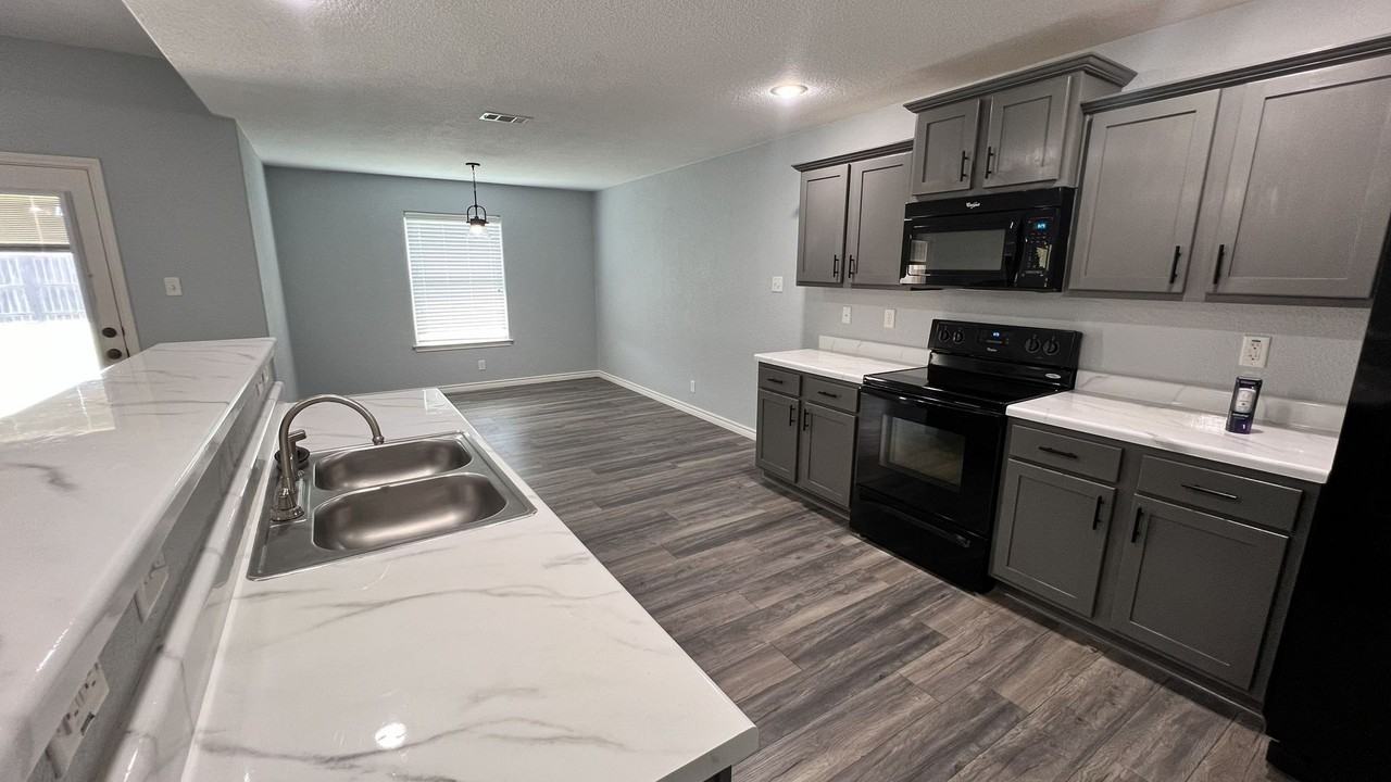 7205 American West Dr - Photo 6 of 16