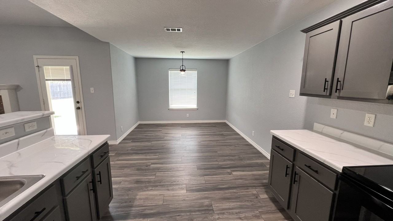 7205 American West Dr - Photo 7 of 16