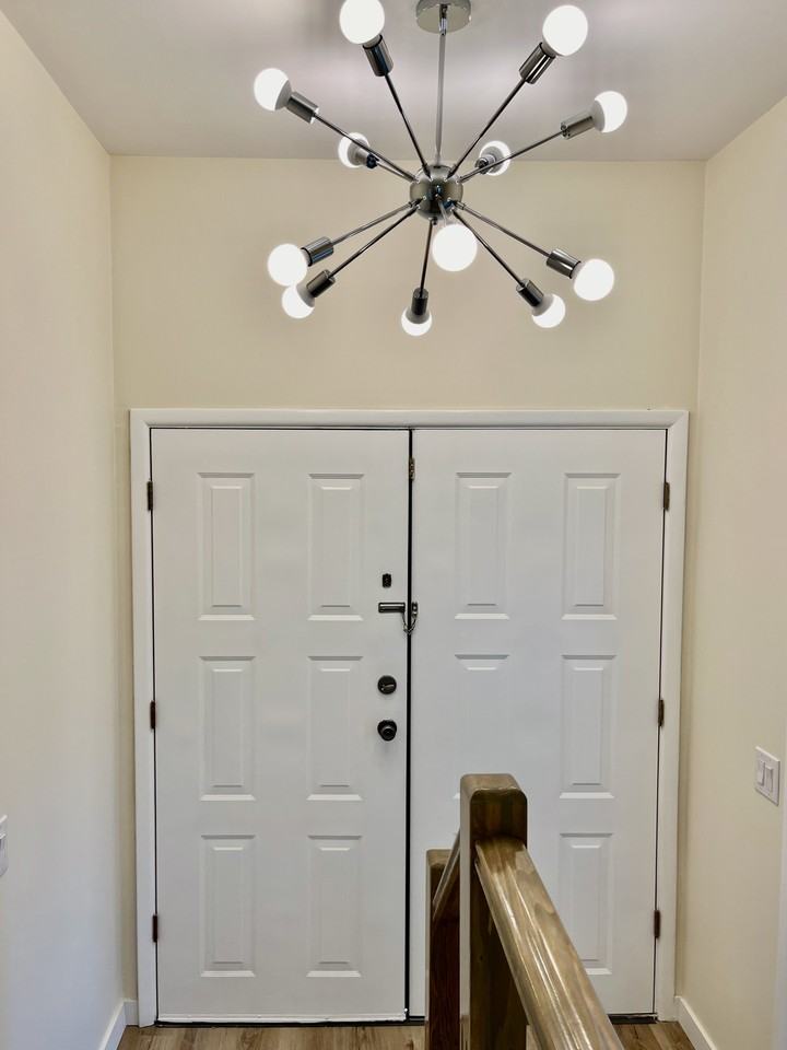 4861 Oxford Street - Photo 4 of 18