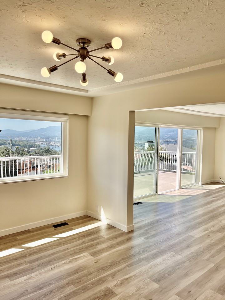 4861 Oxford Street - Photo 2 of 18