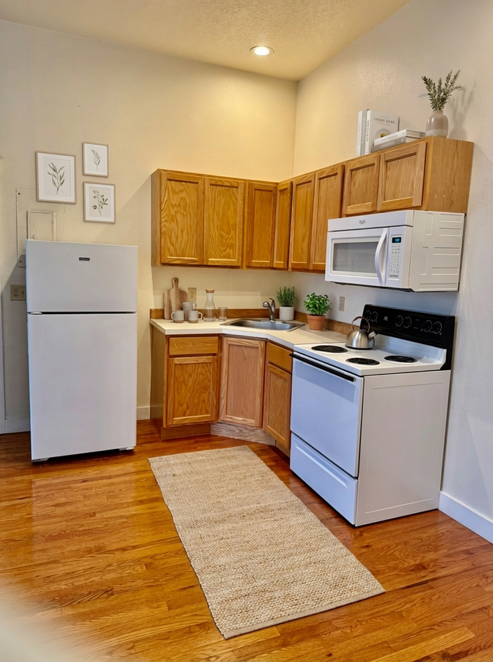 Harborview Apartments - Photo 2 of 19