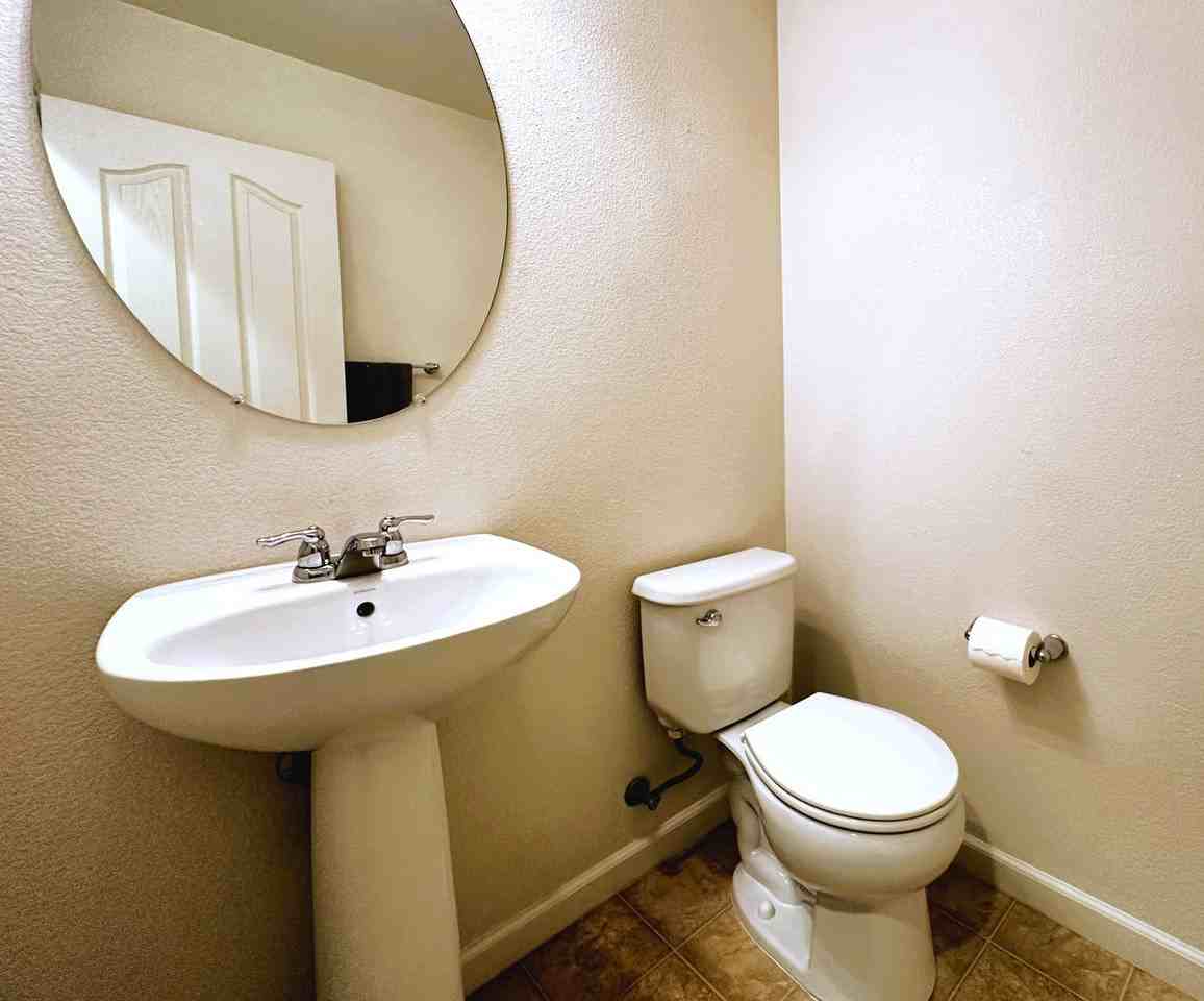 313 Jacquelyn Ln - Photo 5 of 28