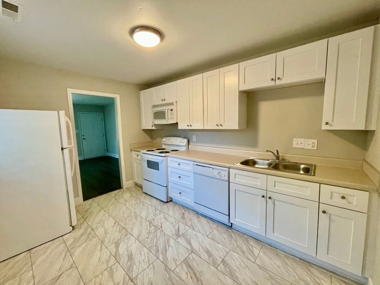 616 Ligustrum St - Photo 3 of 9