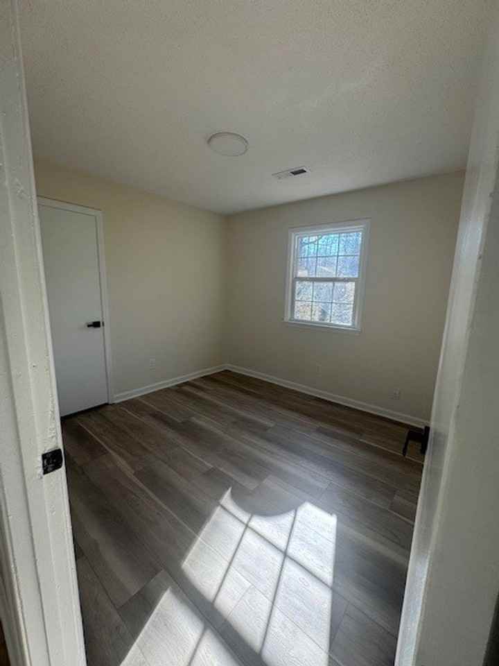 256 E Davidson Ave - Photo 6 of 16