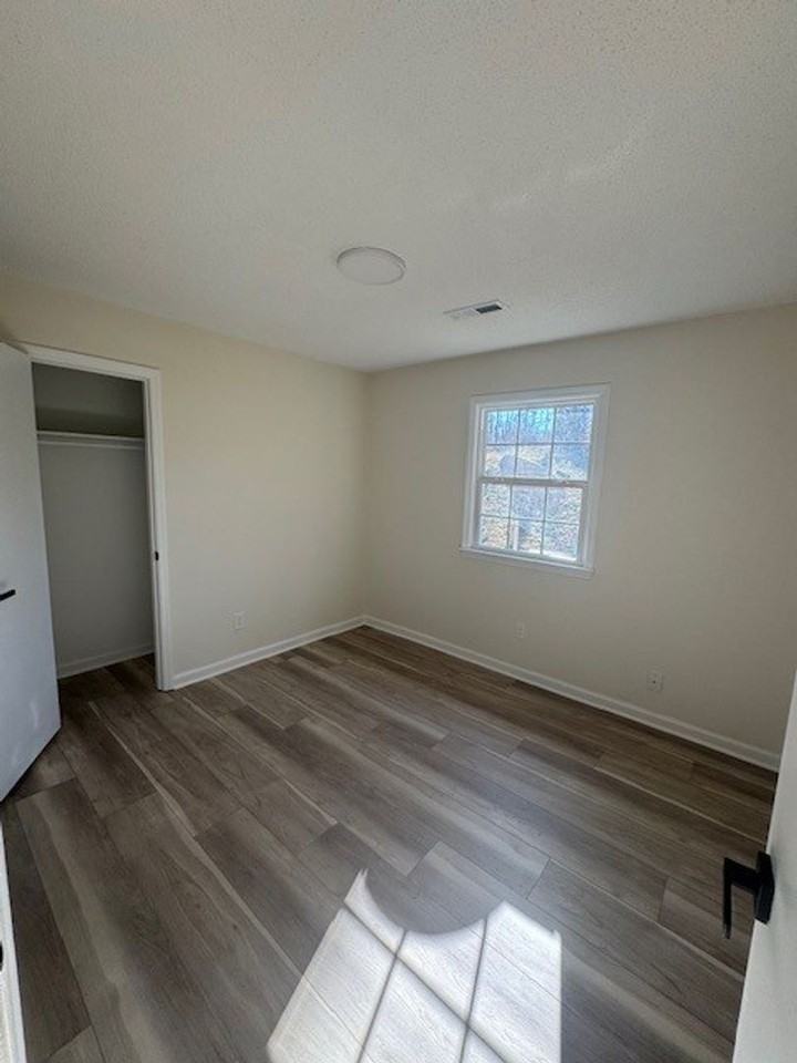 256 E Davidson Ave - Photo 7 of 16