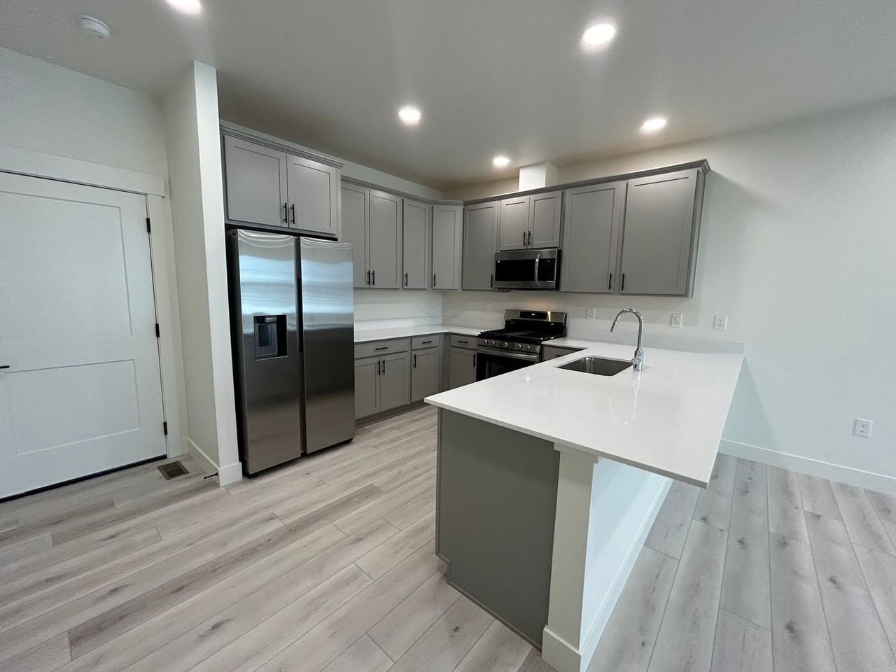 5061 Avon Ave - Photo 4 of 14