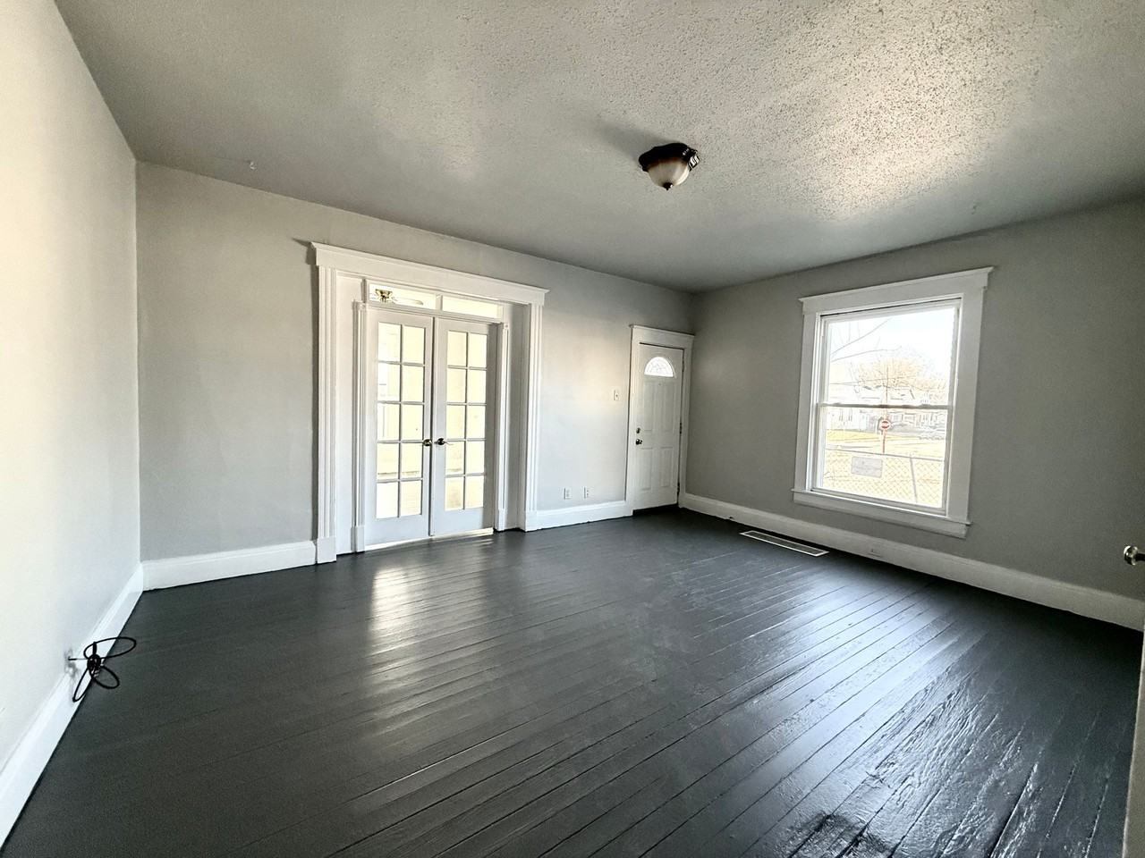 414 Beech  Street - Photo 7 of 11