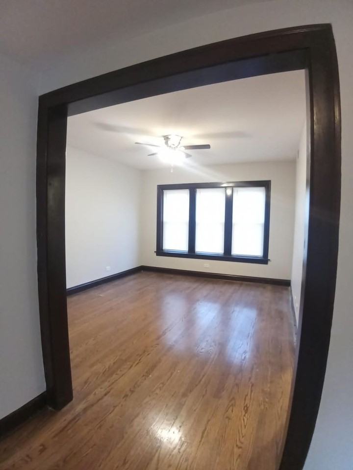 5501 W Wellington Ave - Photo 2 of 21