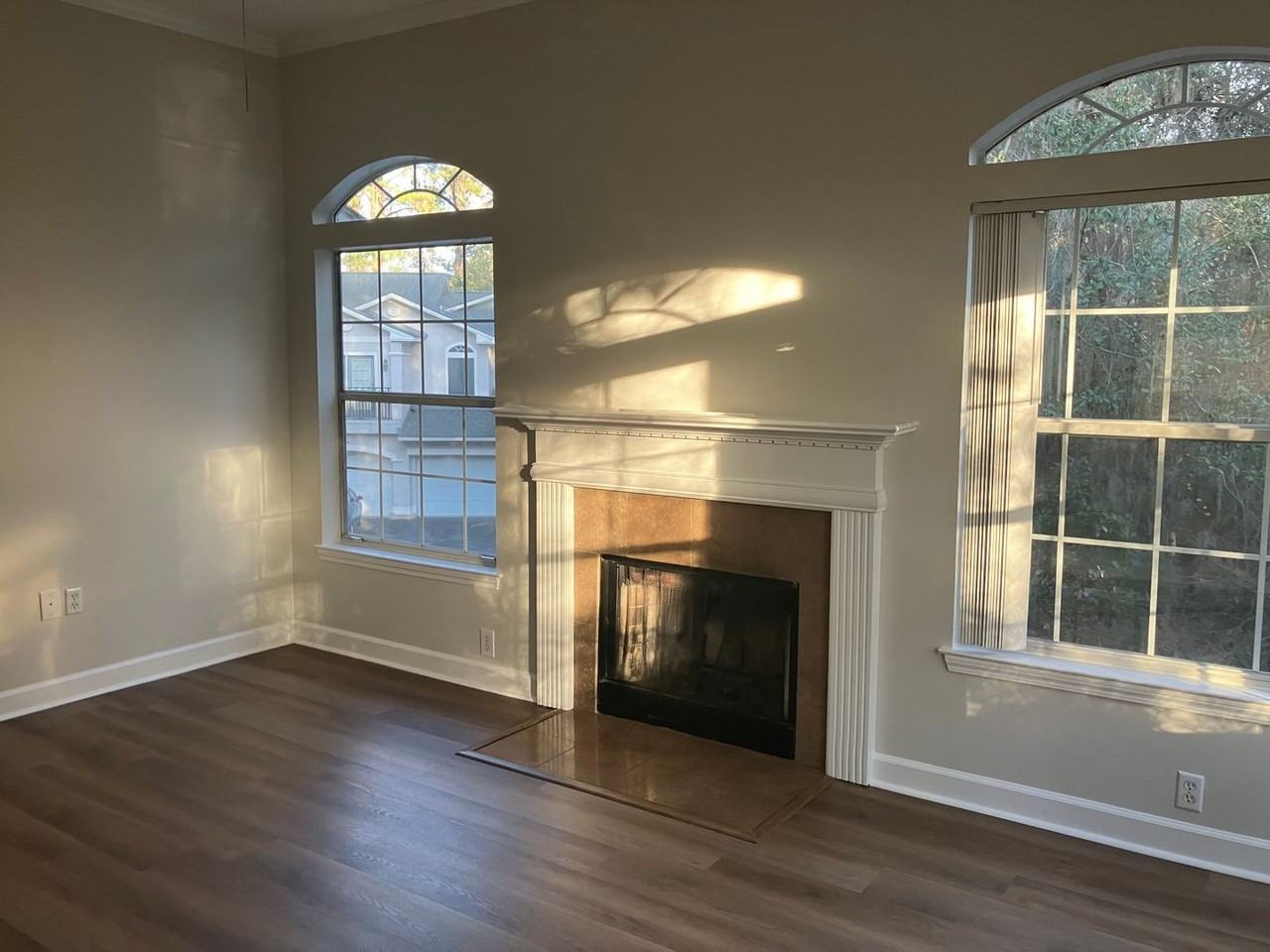 4 Indigo Run Dr - Photo 3 of 44