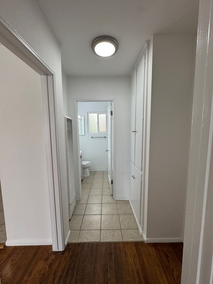 5700 Hazeltine Ave - Photo 5 of 23