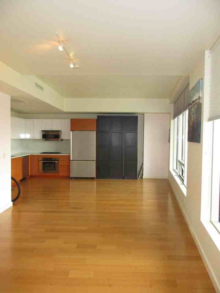 3570 S River Pkwy #305 - Photo 7 of 16