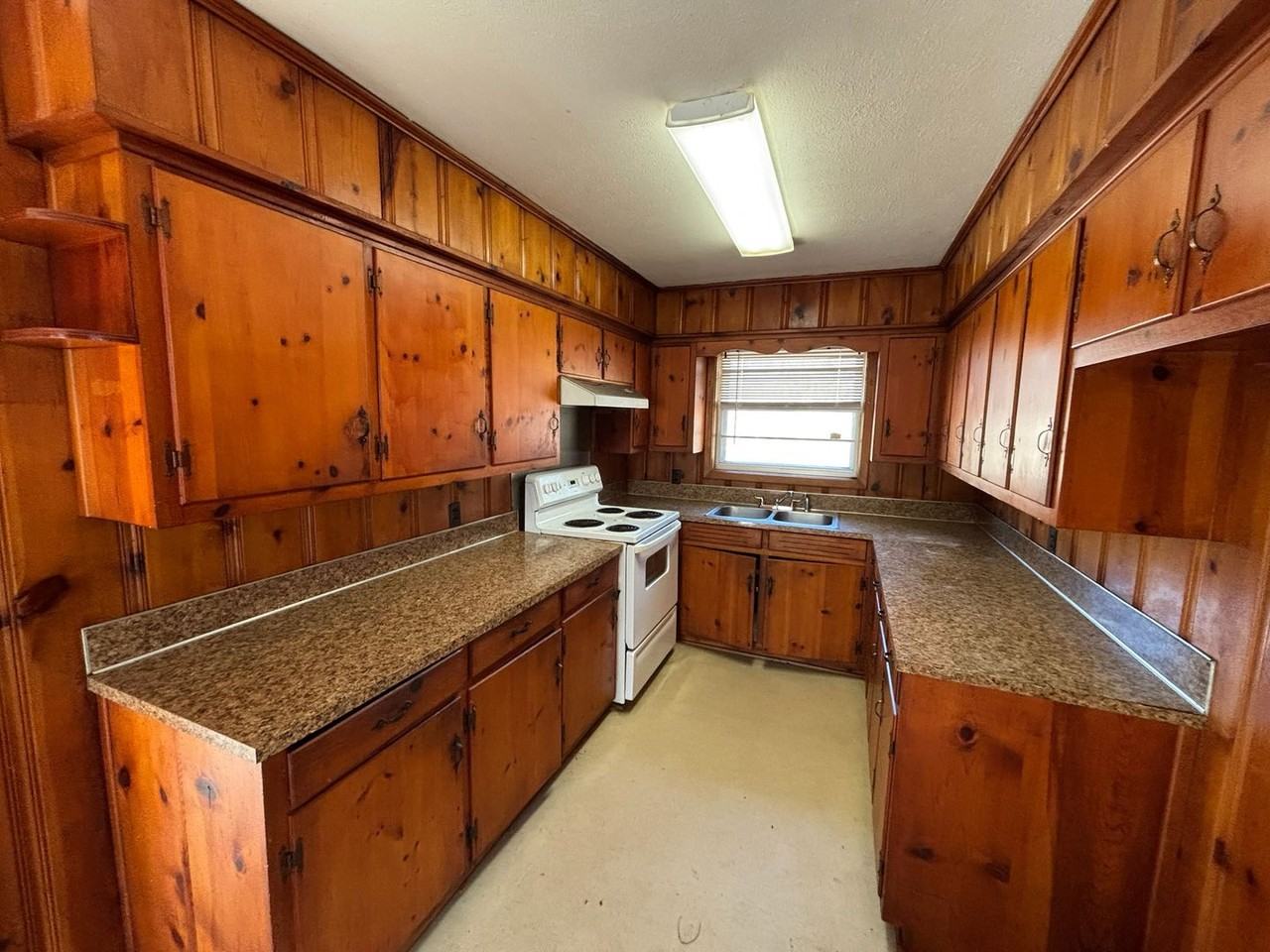 259 Oswichee Rd - Photo 2 of 18