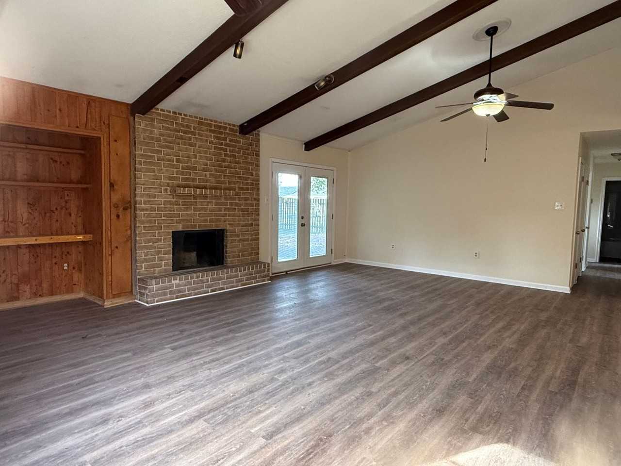 101 Marin Cir - Photo 2 of 22