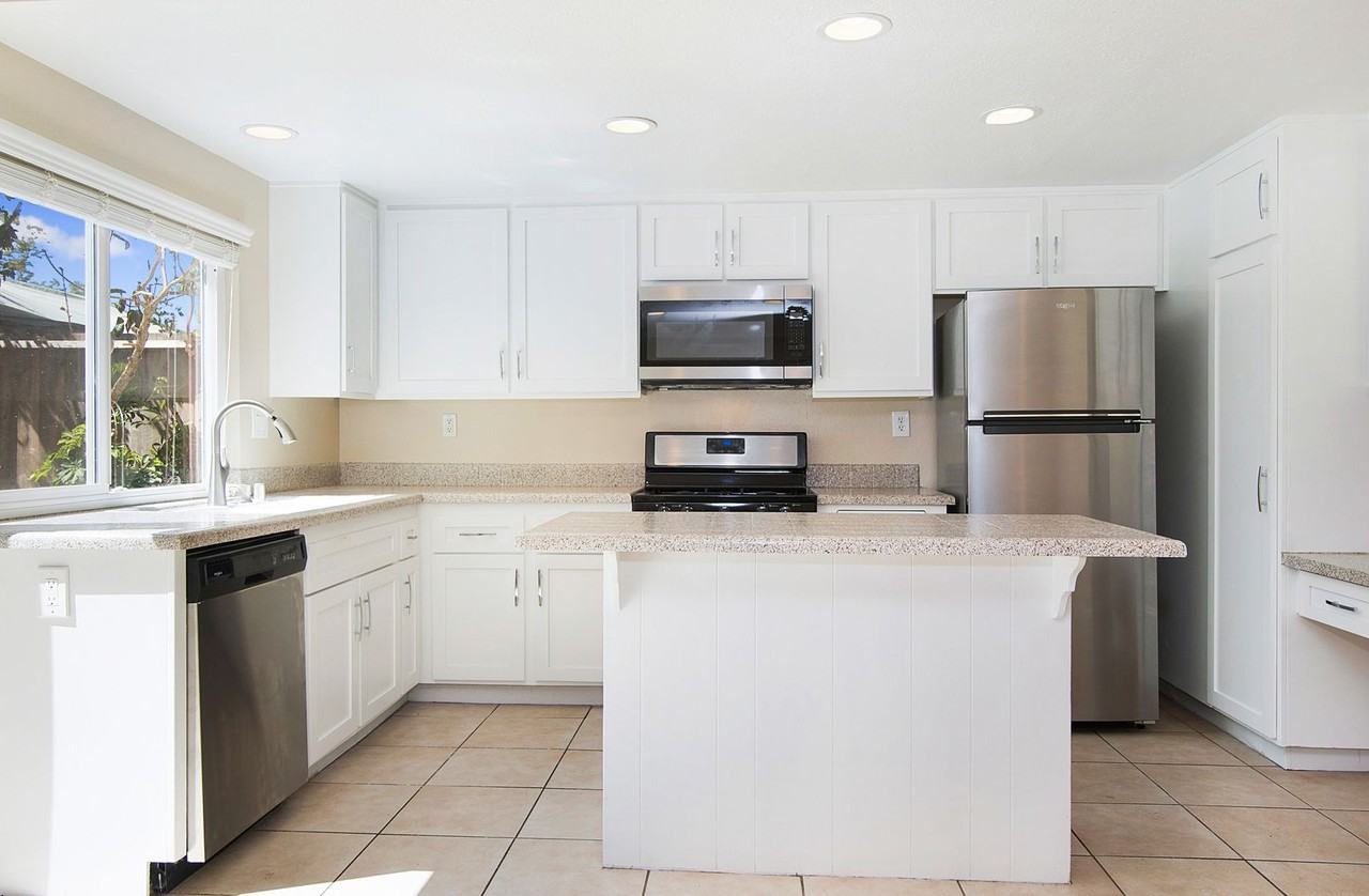 21804 Lake Vista Dr - Photo 4 of 47