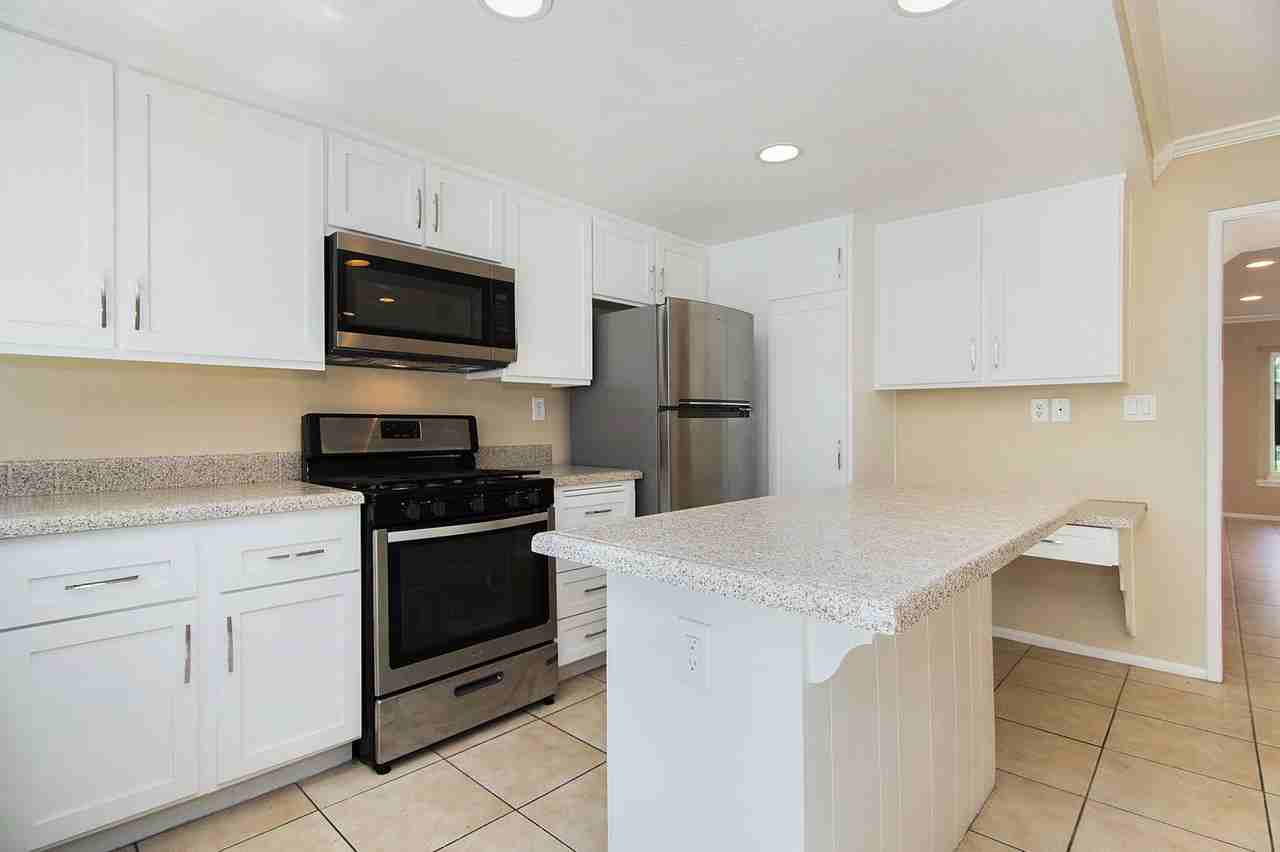 21804 Lake Vista Dr - Photo 5 of 47